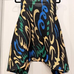 Pleats Please Issey Miyake Black and Multicolor top